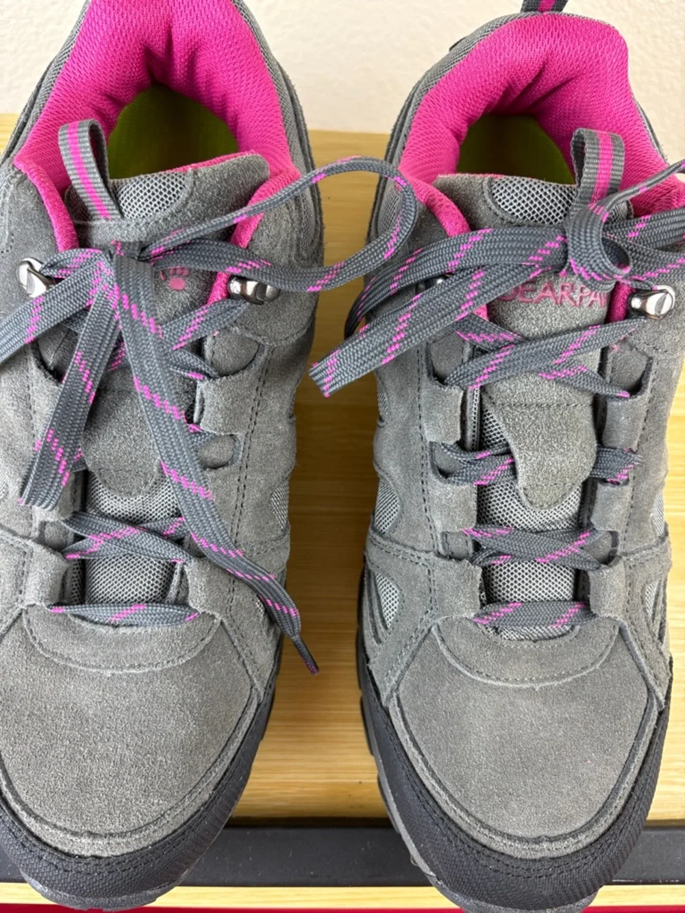 BearPaw Edgewood Low Women's Hiking‎ Shoes Gray Pink Suede Mesh 2755W Size 11